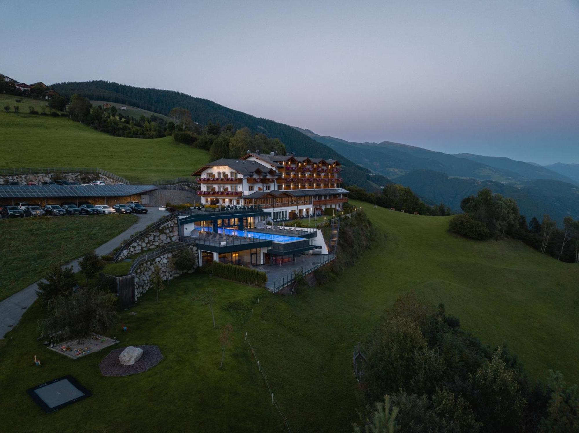 Panoramahotel Huberhof Maranza Exterior foto